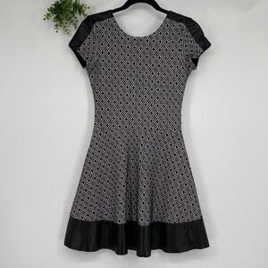 Parker Leather Trim Fit & Flare Stretch Mini Dress Cap‎ Sleeve Black /Cream XS